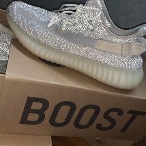 Yeezy 350 static reflective size 9.5